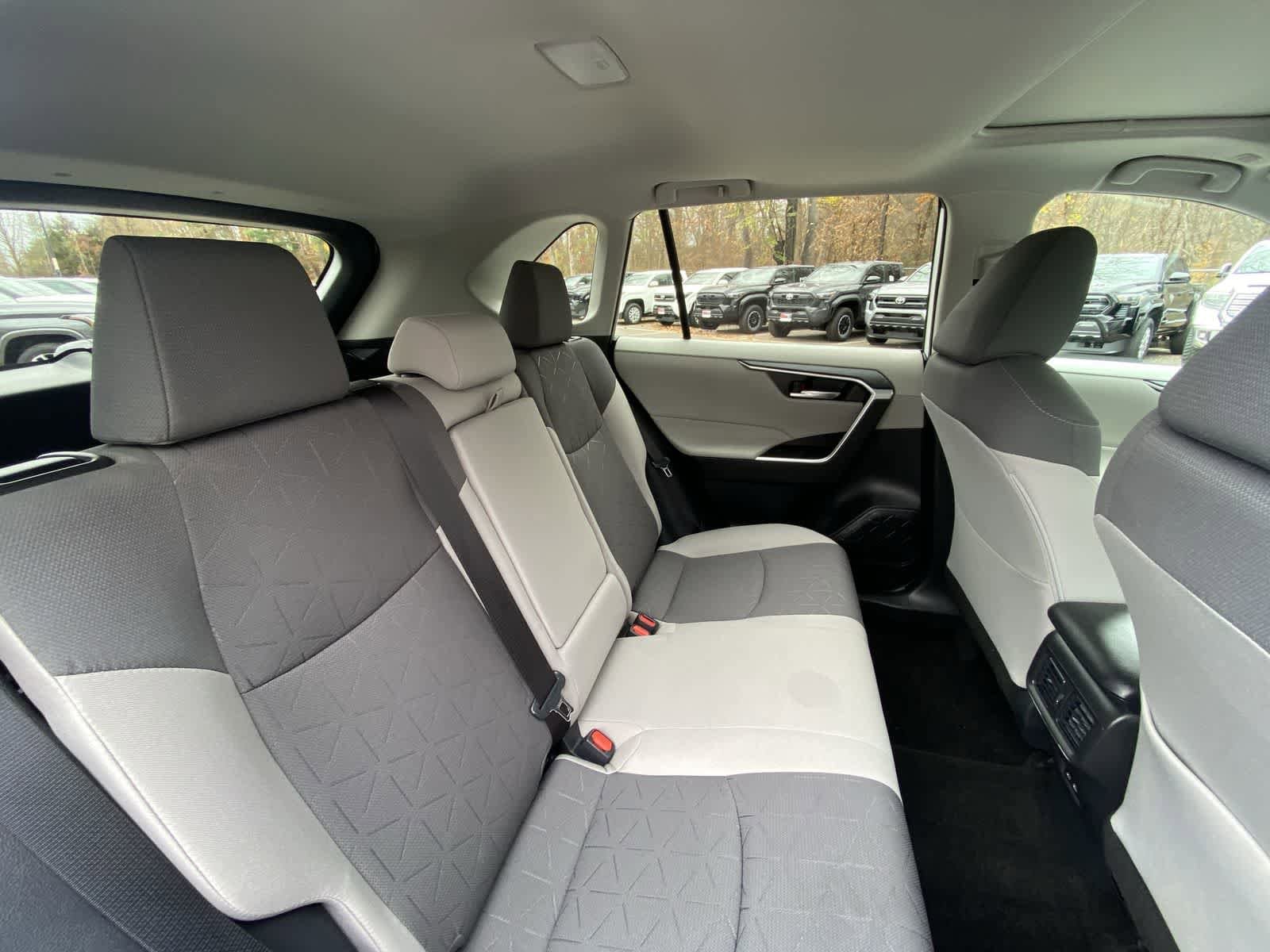 Thumbnail: 2025 Toyota RAV4 - 24