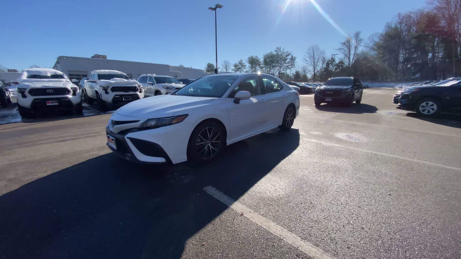 Thumbnail: 2023 Toyota Camry - 12