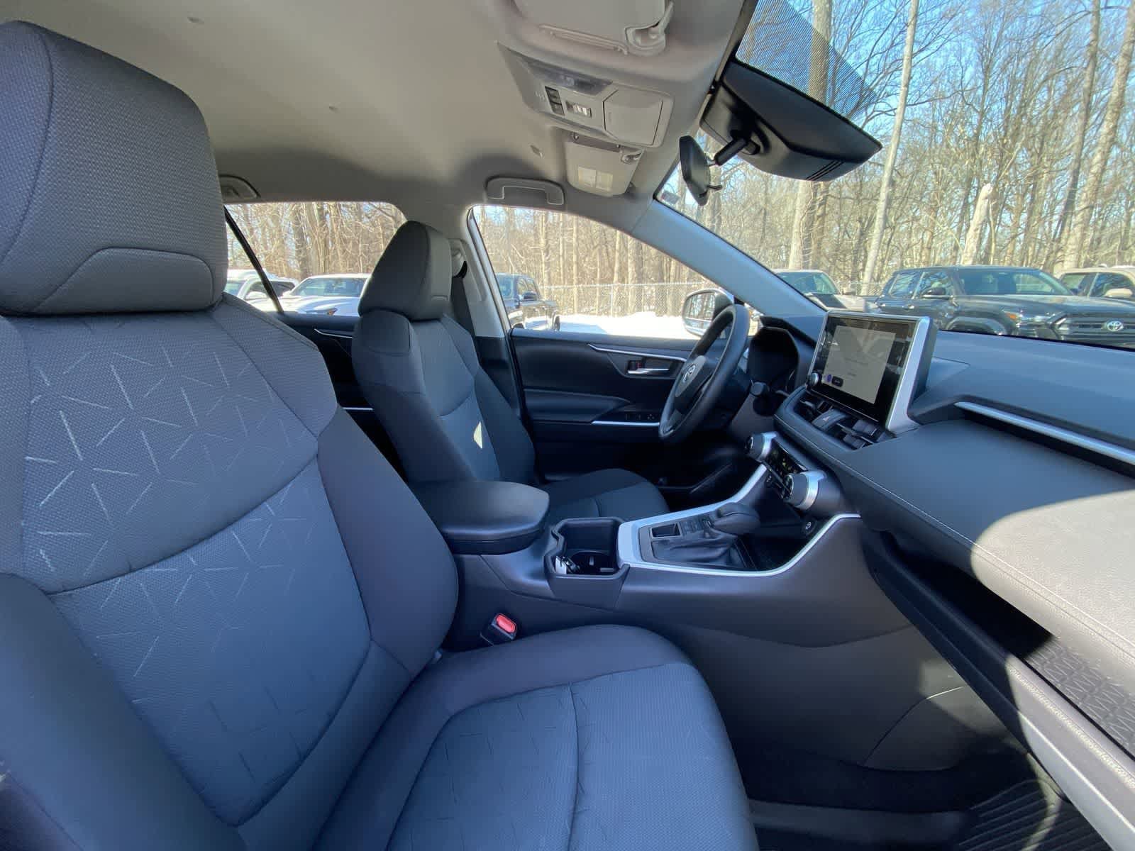 Thumbnail: 2025 Toyota RAV4 - 28