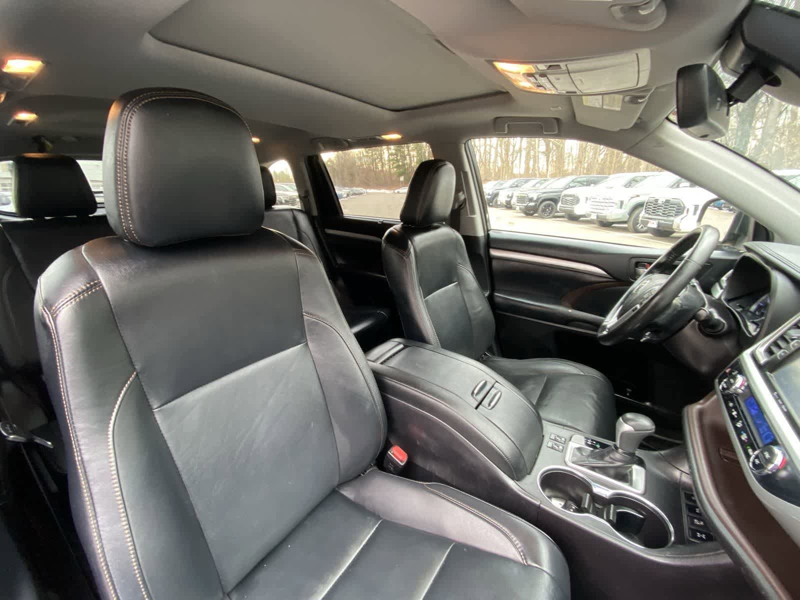 Thumbnail: 2019 Toyota Highlander - 29