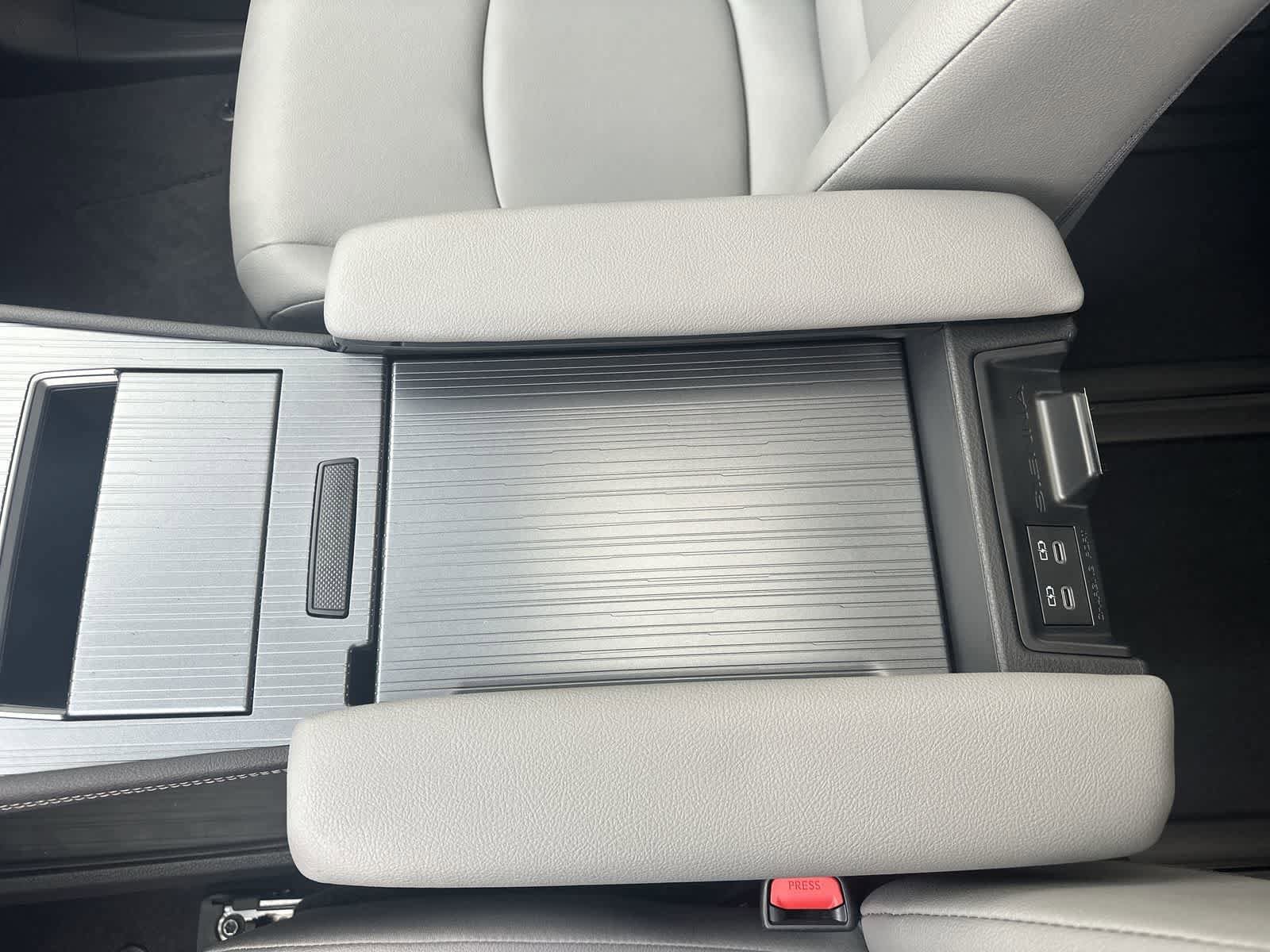 Thumbnail: 2026 Toyota Sienna - 32