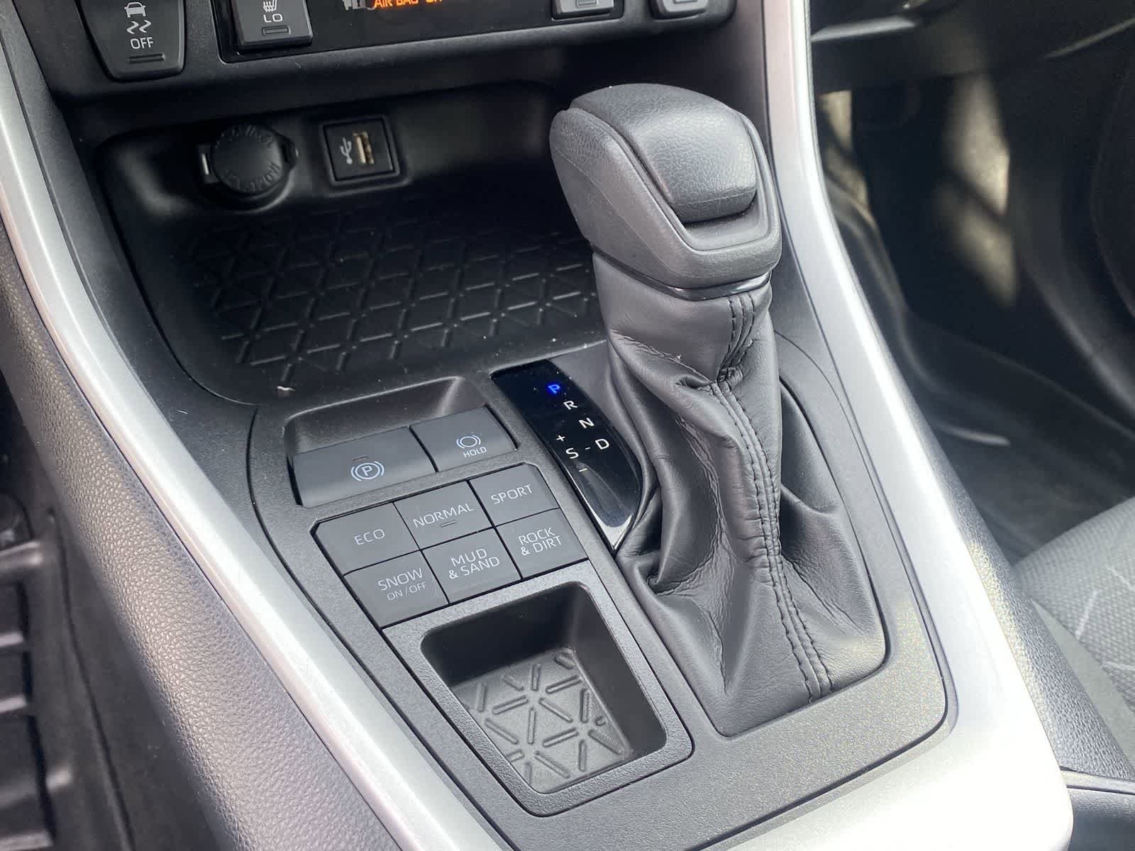 Thumbnail: 2024 Toyota RAV4 - 28