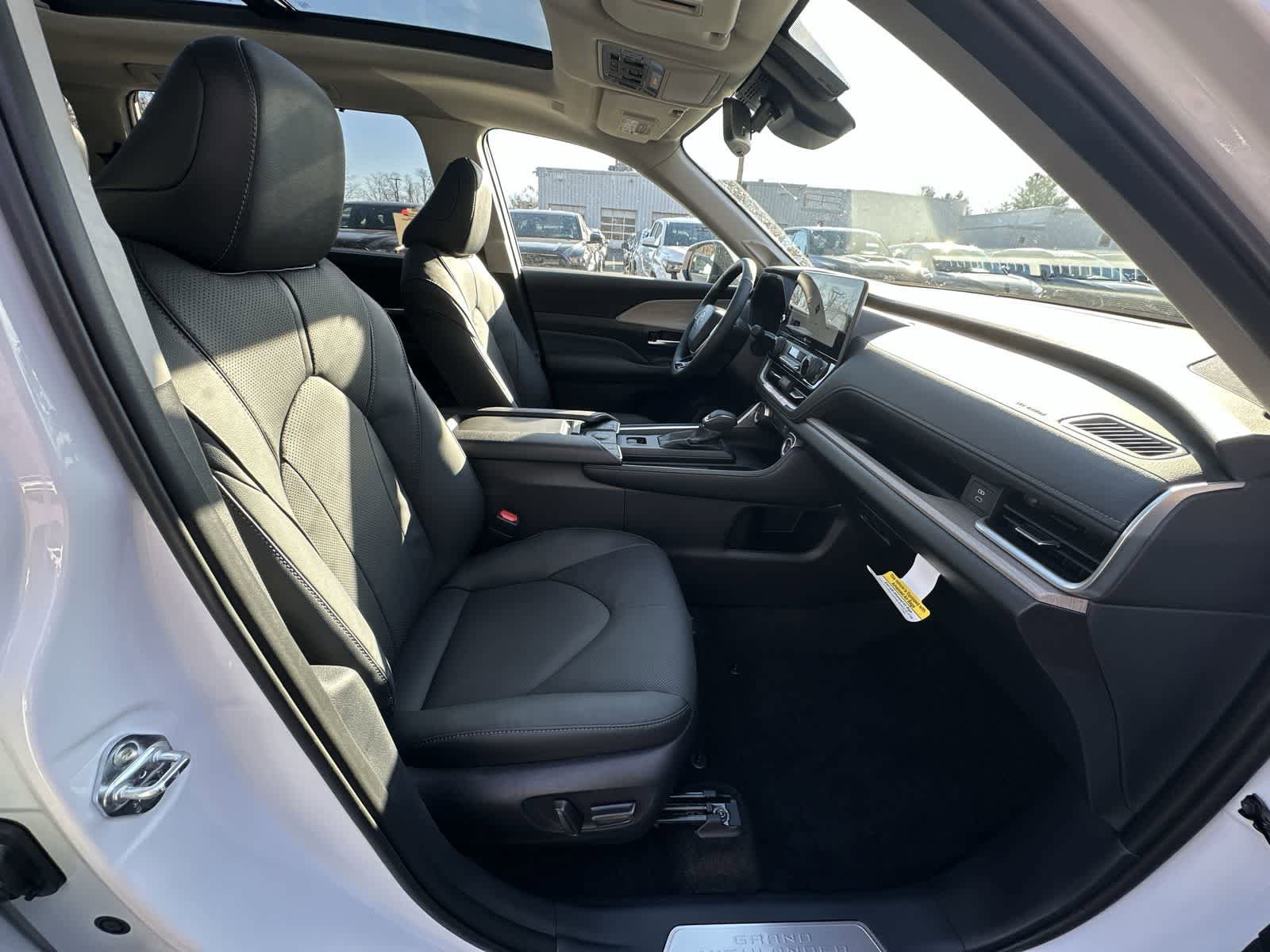 Thumbnail: 2026 Toyota Grand Highlander - 25