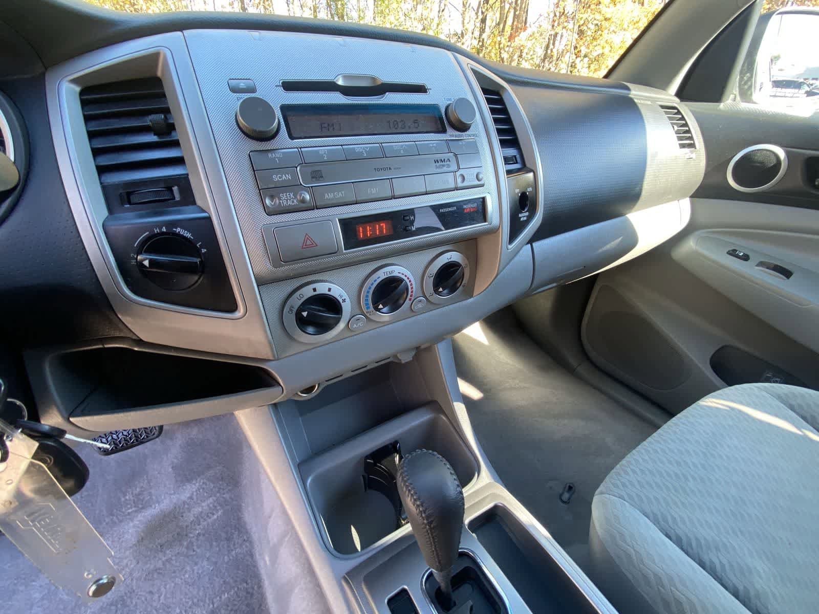 Thumbnail: 2009 Toyota Tacoma - 18