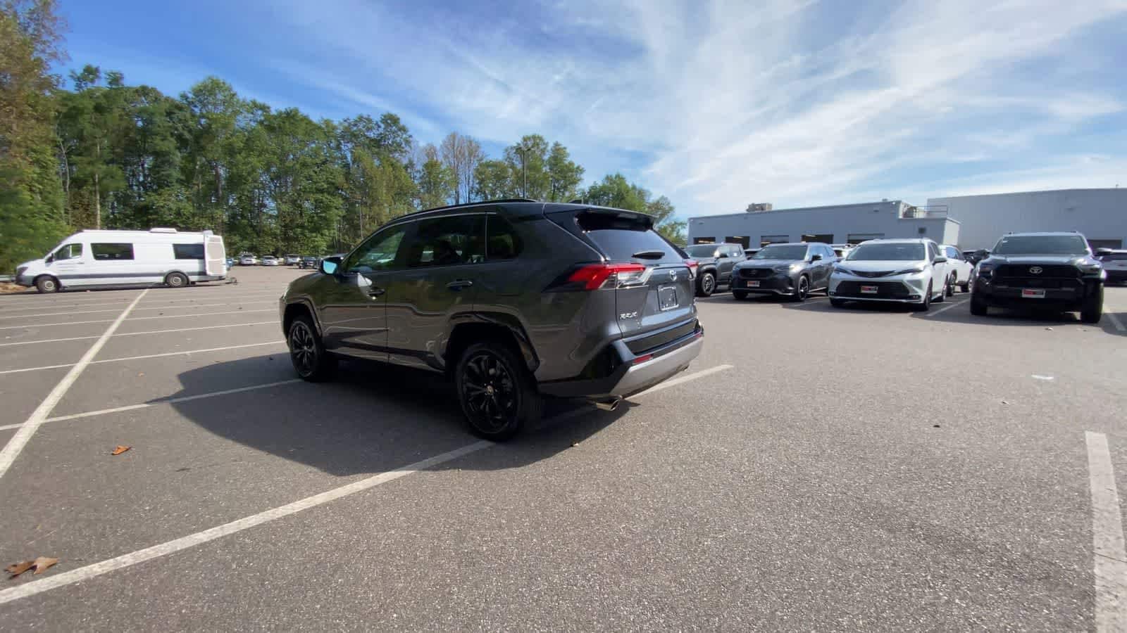 Thumbnail: 2022 Toyota RAV4 - 6