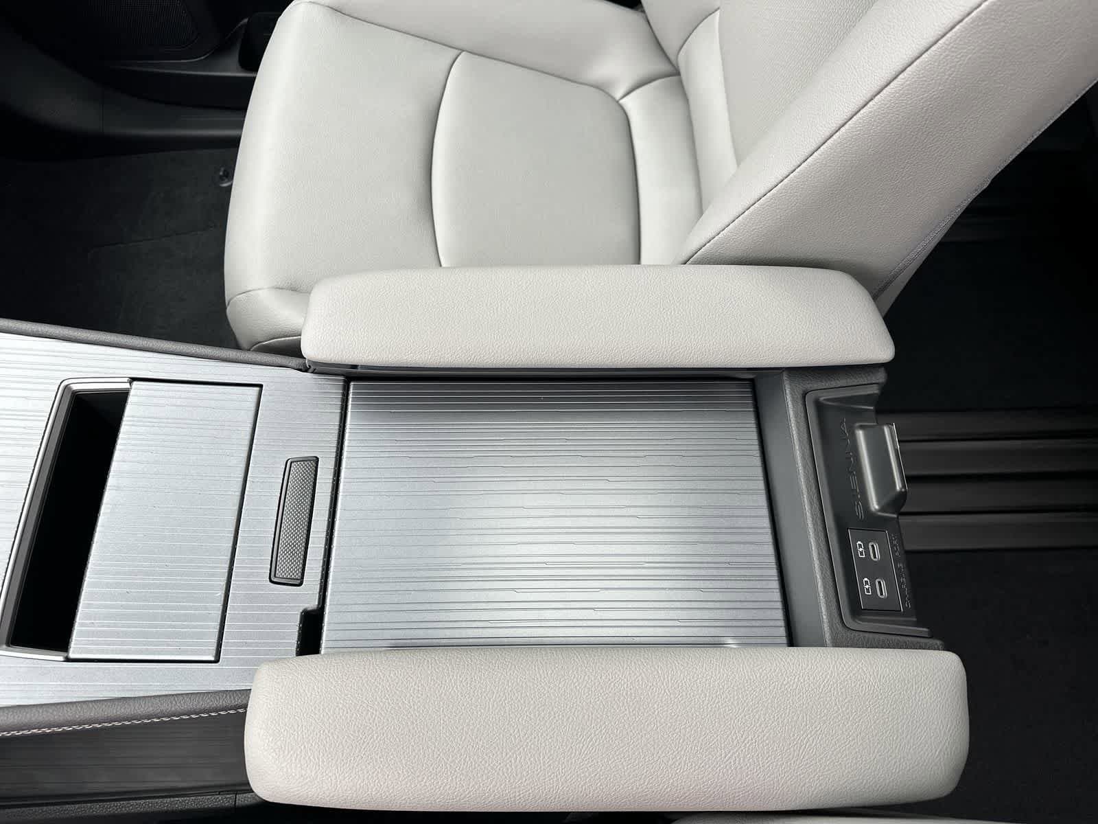 Thumbnail: 2026 Toyota Sienna - 33