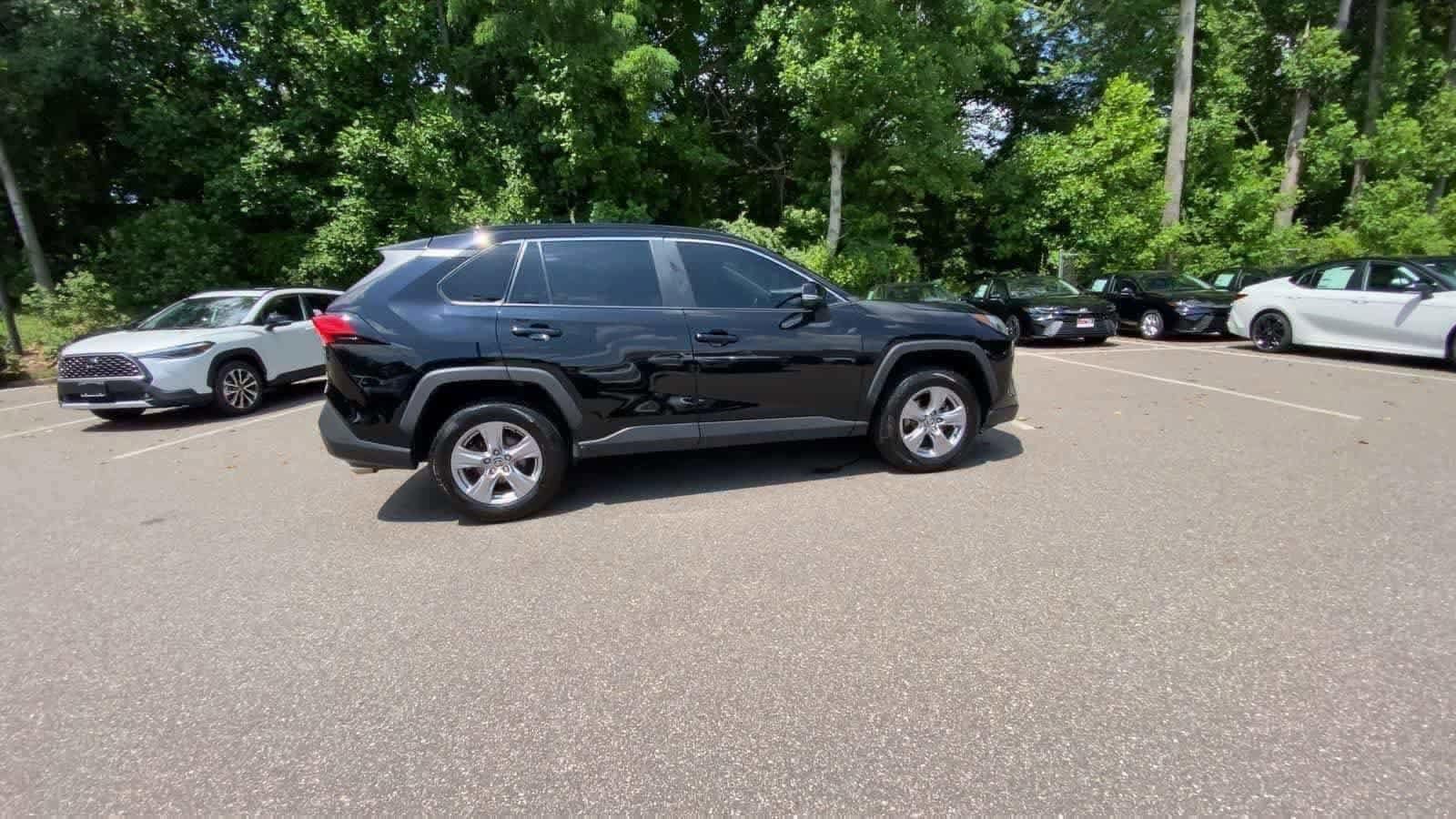 Thumbnail: 2022 Toyota RAV4 - 9