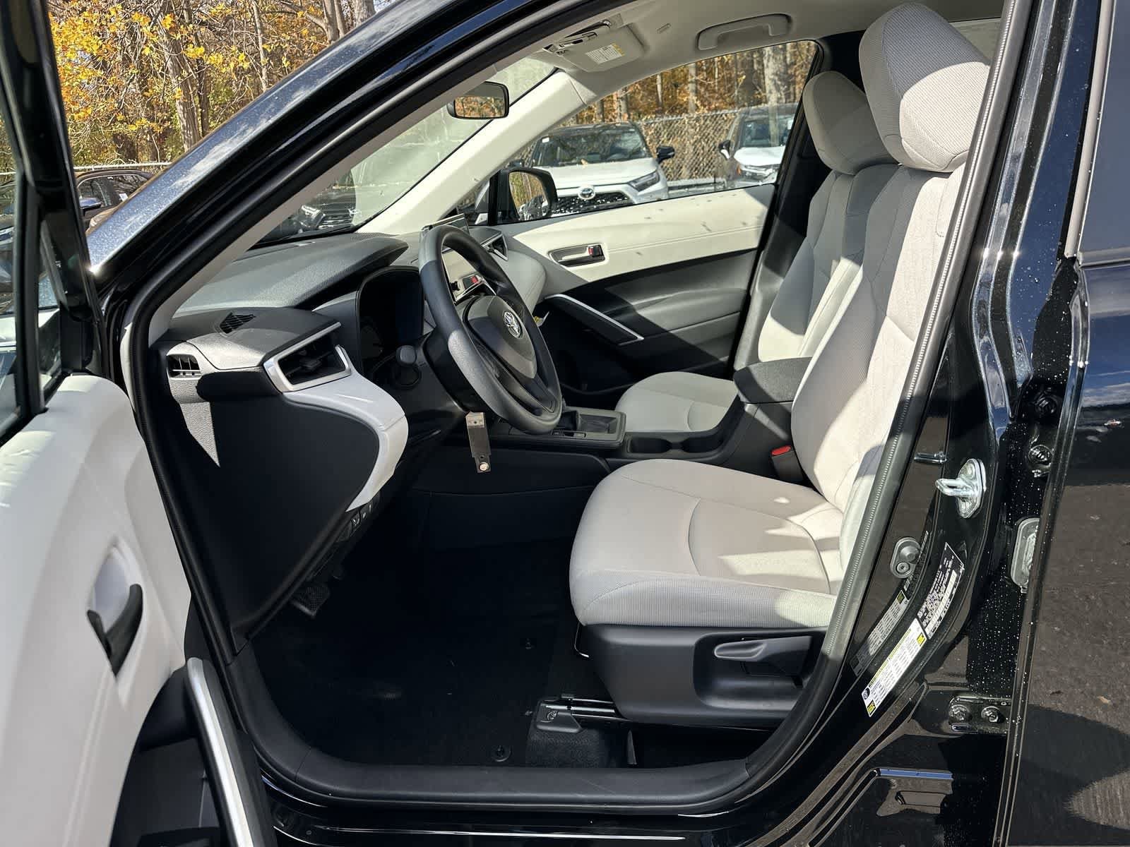 Thumbnail: 2026 Toyota Corolla Cross - 21