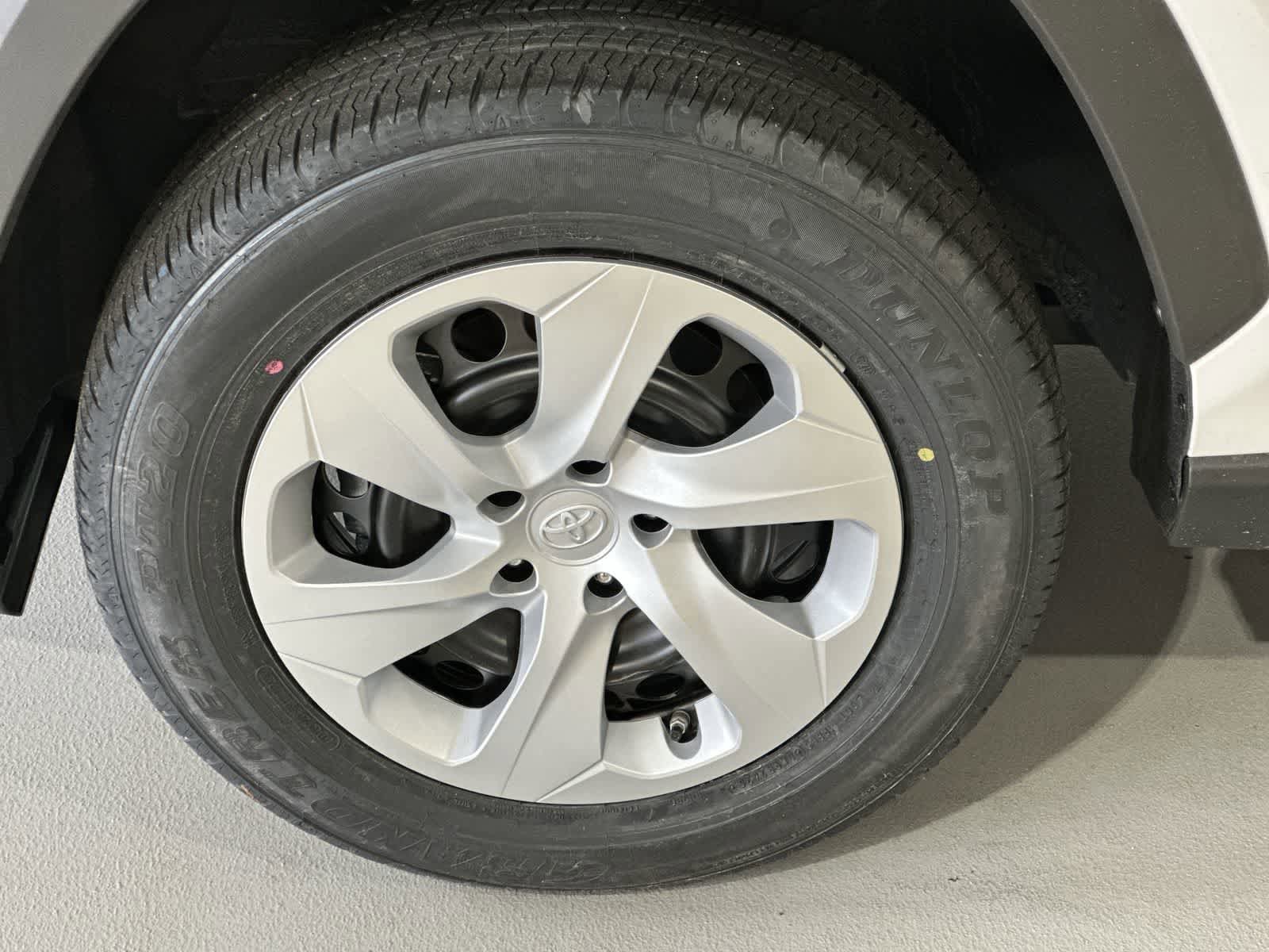 Thumbnail: 2025 Toyota RAV4 - 16