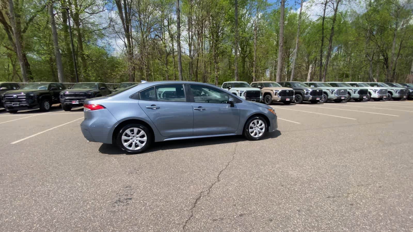 Thumbnail: 2025 Toyota Corolla - 11