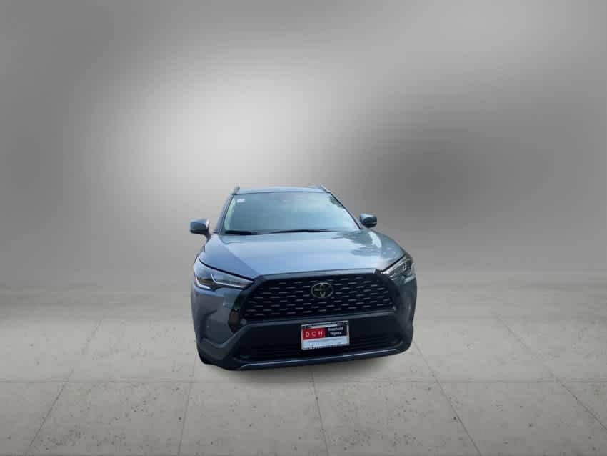 2024 Toyota Corolla Cross LE 3
