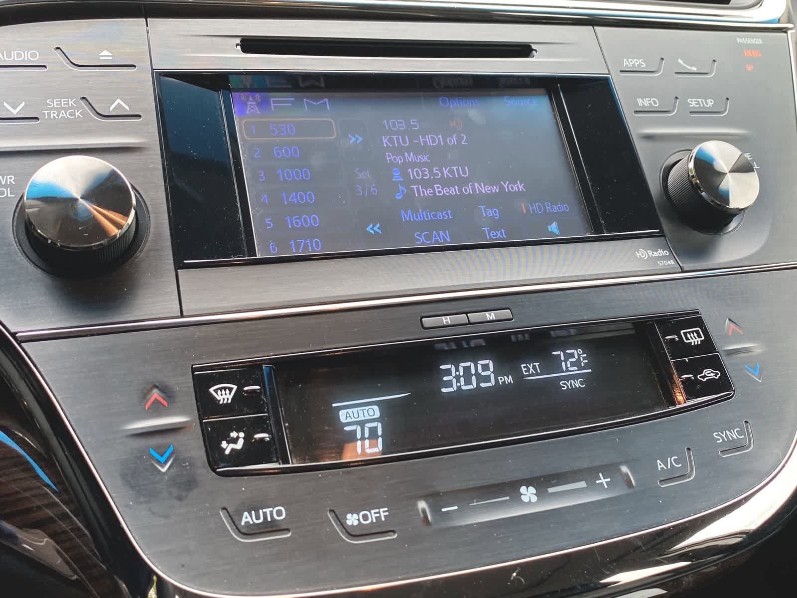 2014 Toyota Avalon Touring 27