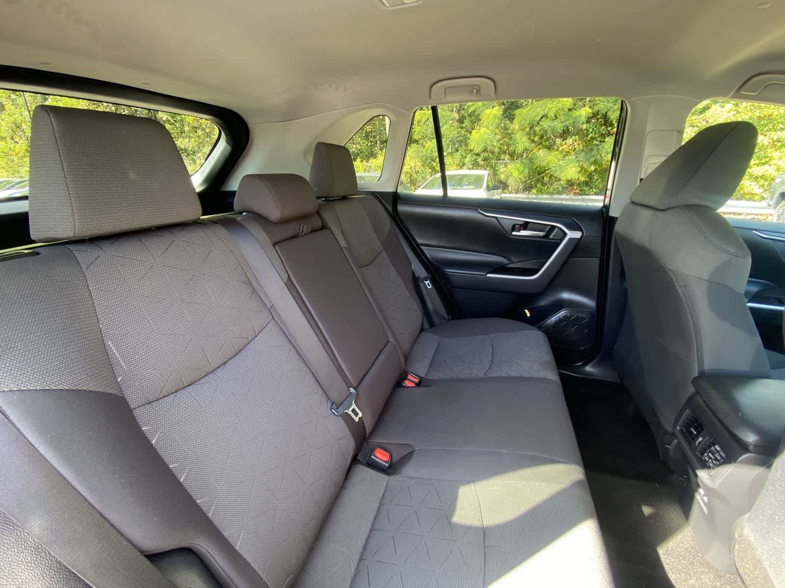 Thumbnail: 2021 Toyota RAV4 - 23