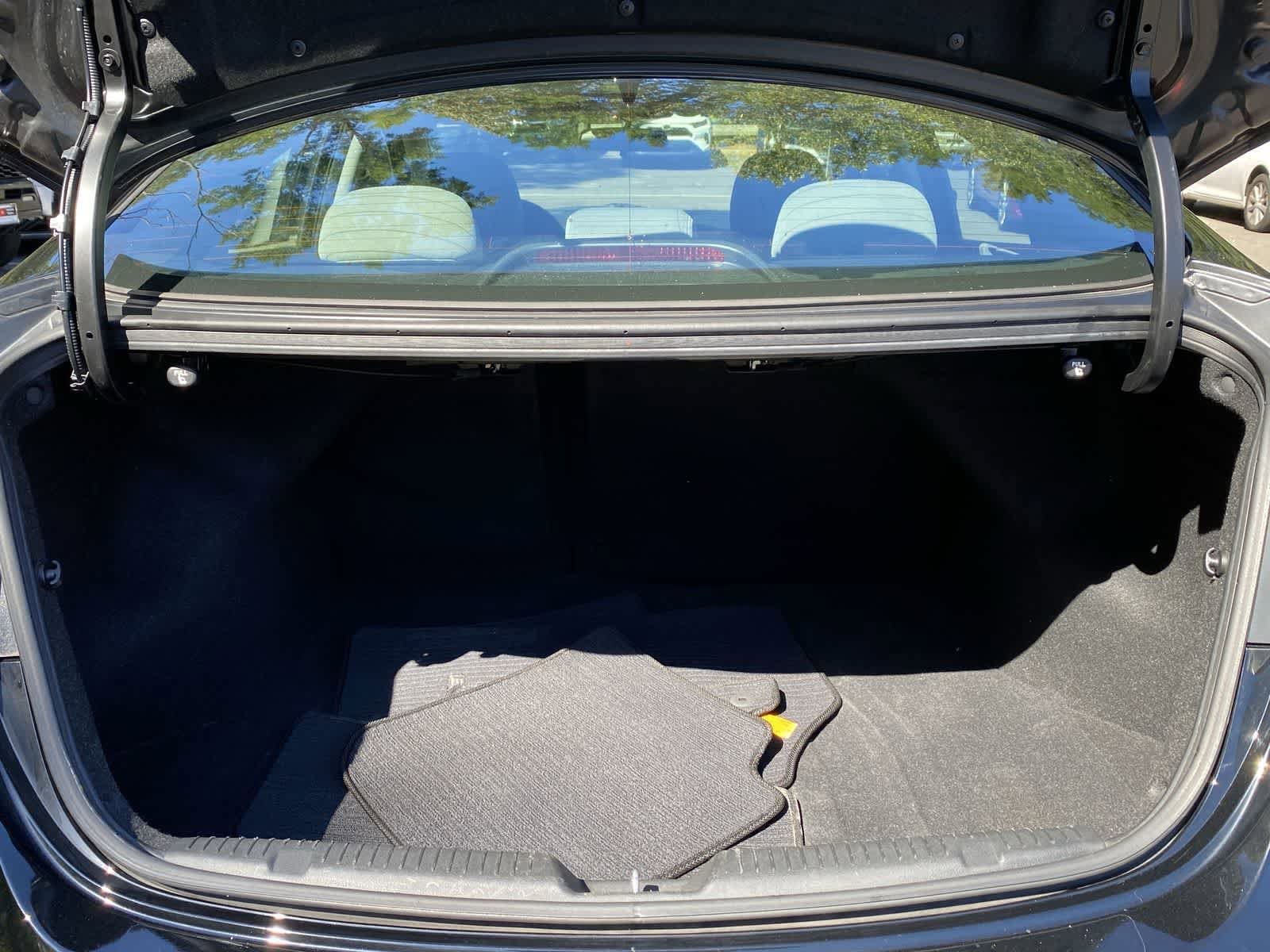 Thumbnail: 2013 Hyundai Elantra - 10
