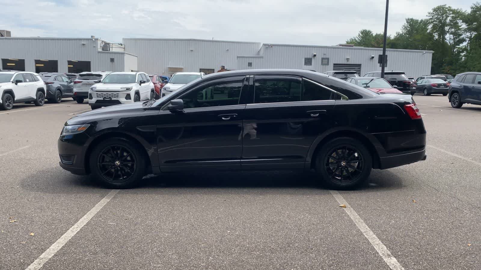 2019 Ford Taurus SE - Photo 8