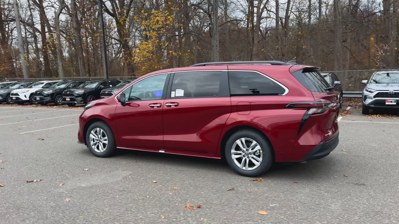 Thumbnail: 2025 Toyota Sienna - 6