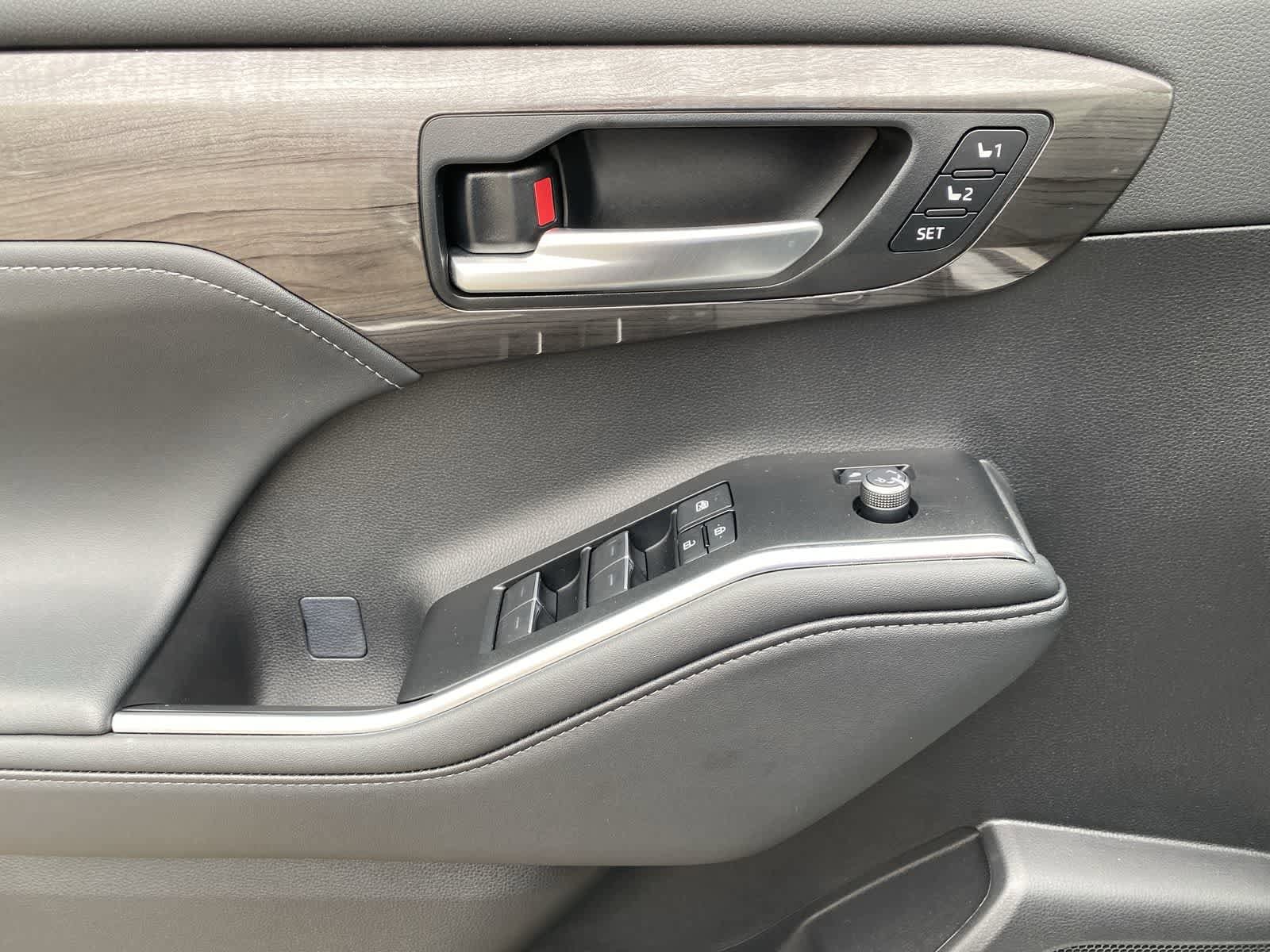 Thumbnail: 2025 Toyota Highlander - 19