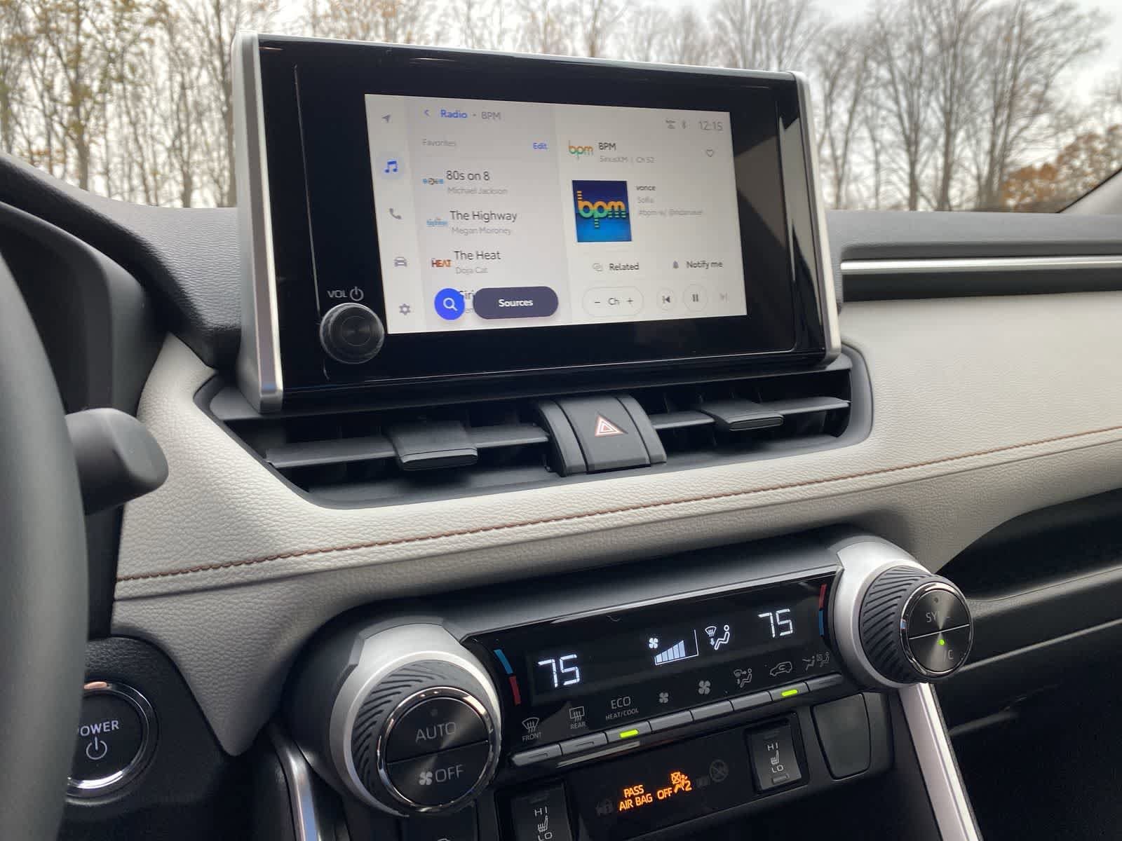 Thumbnail: 2025 Toyota RAV4 - 33