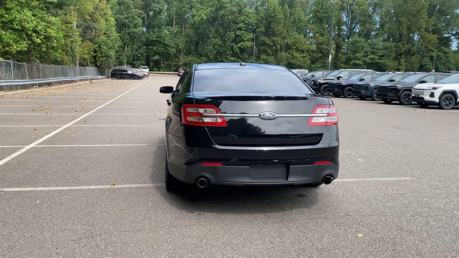 2019 Ford Taurus SE - Photo 10