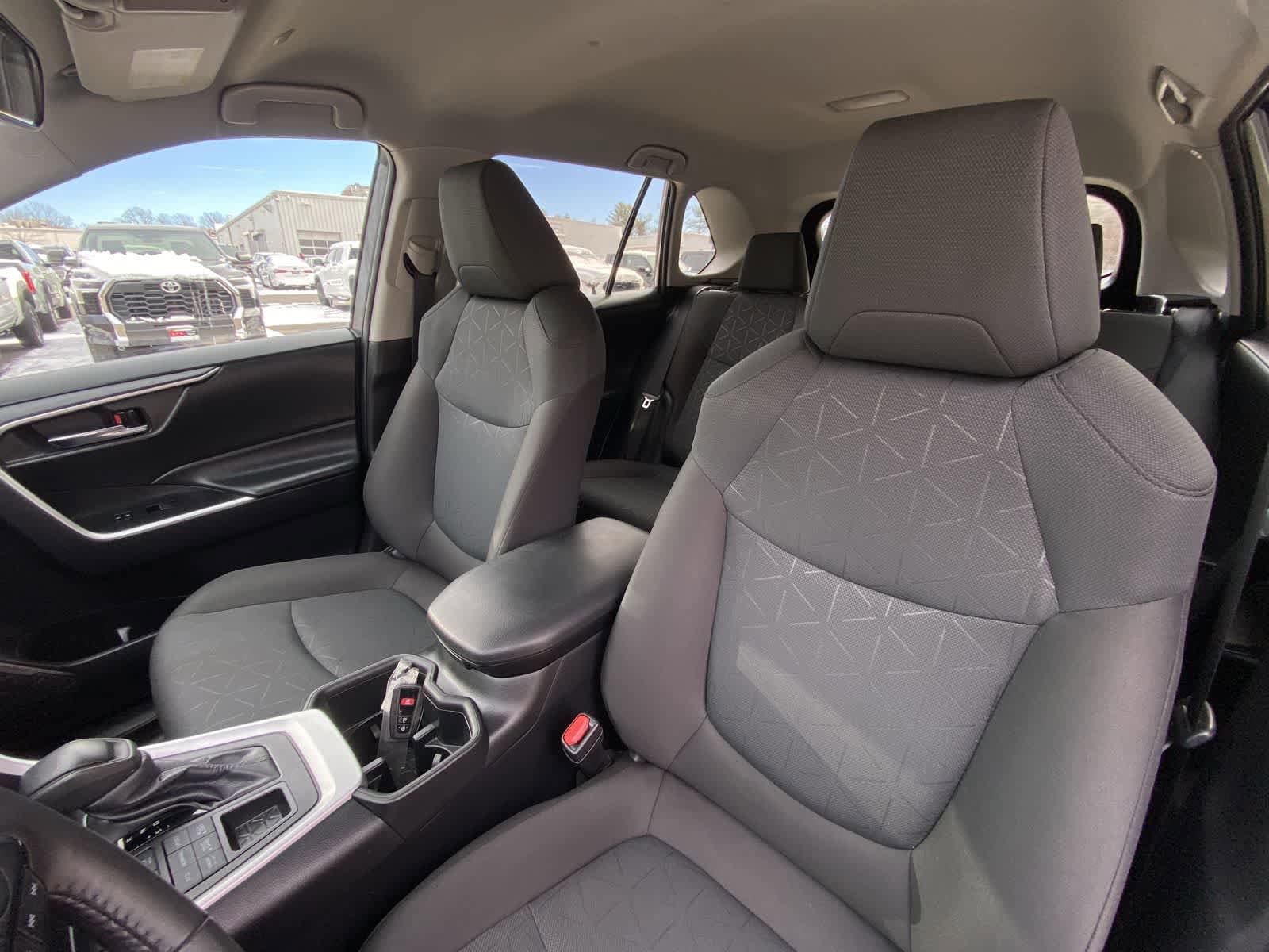 Thumbnail: 2024 Toyota RAV4 - 17