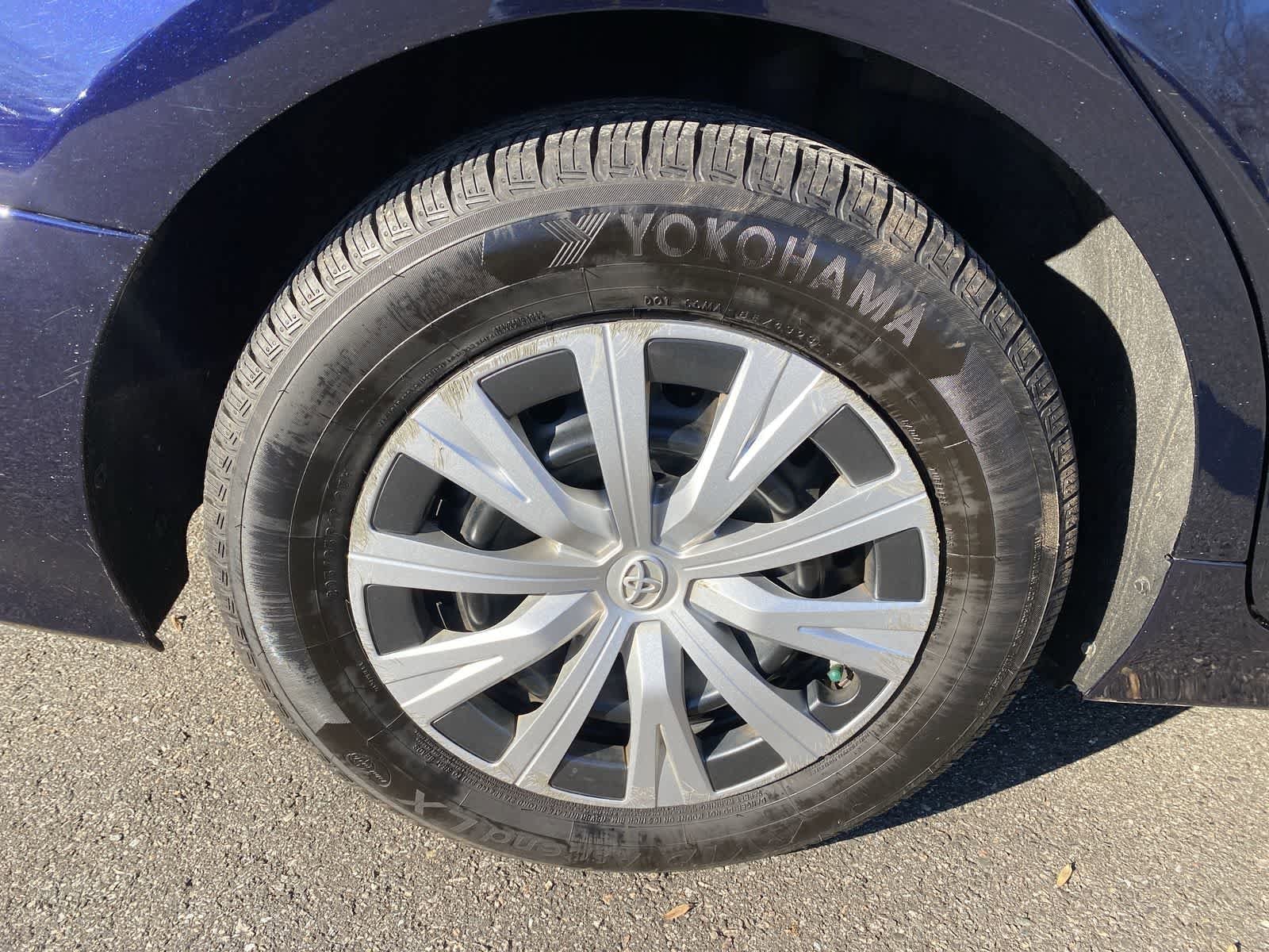 Thumbnail: 2021 Toyota Camry - 14