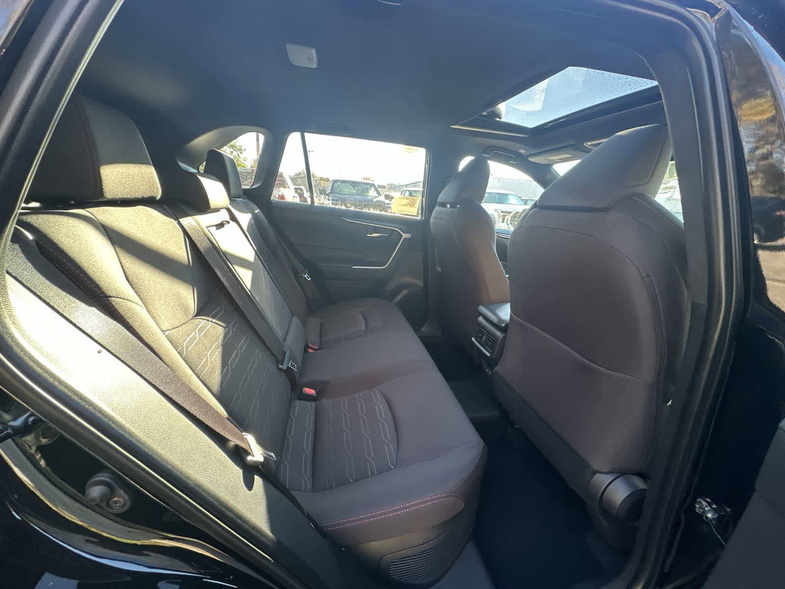 Thumbnail: 2025 Toyota RAV4 - 27