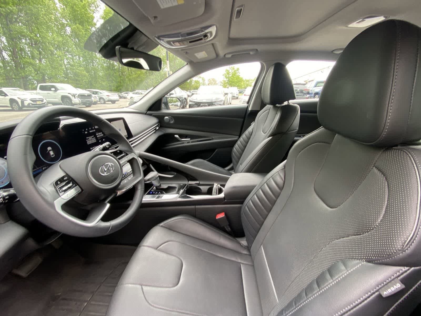 Thumbnail: 2023 Hyundai Elantra - 17