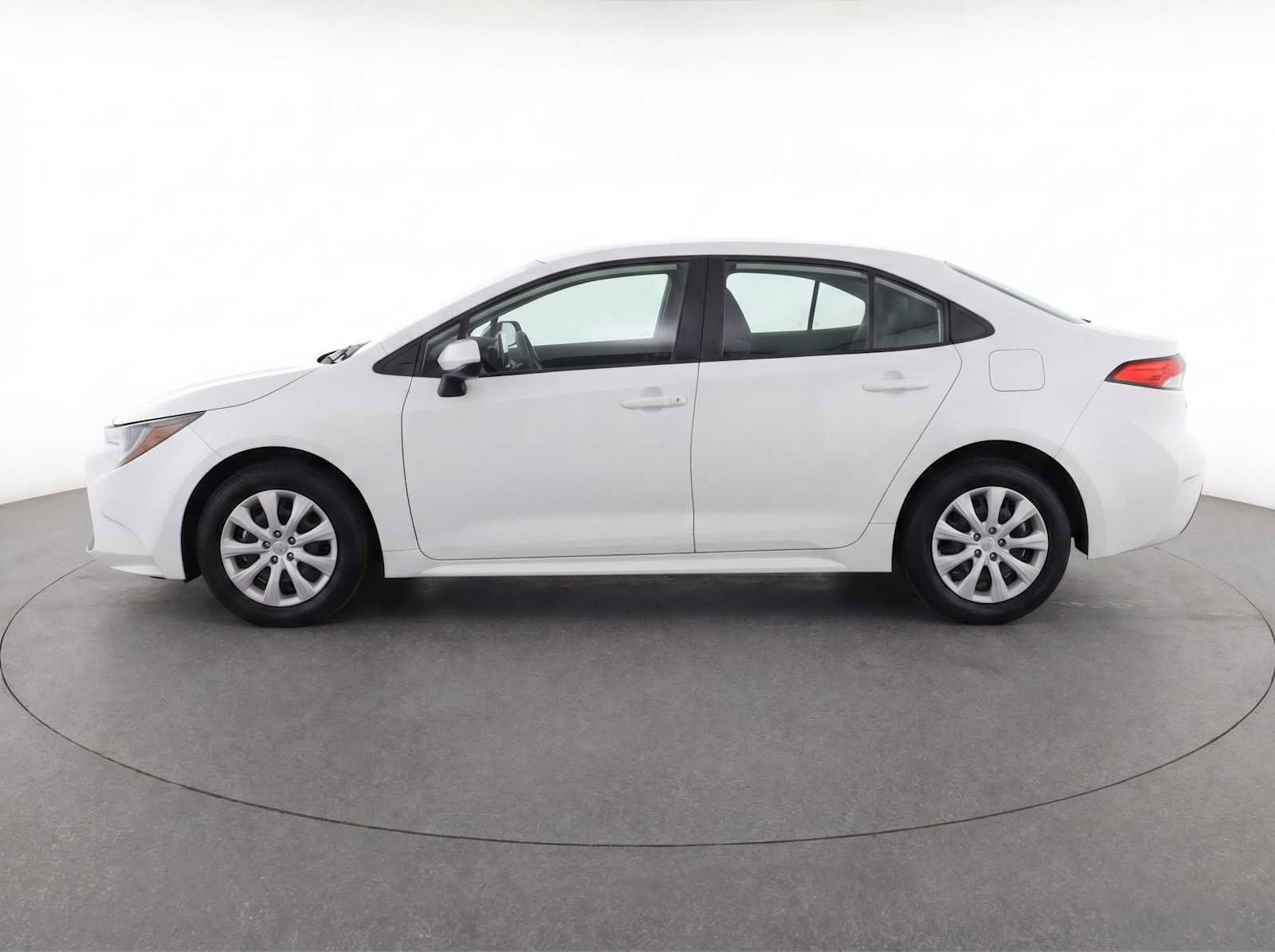 2024 Toyota Corolla LE - Photo 11