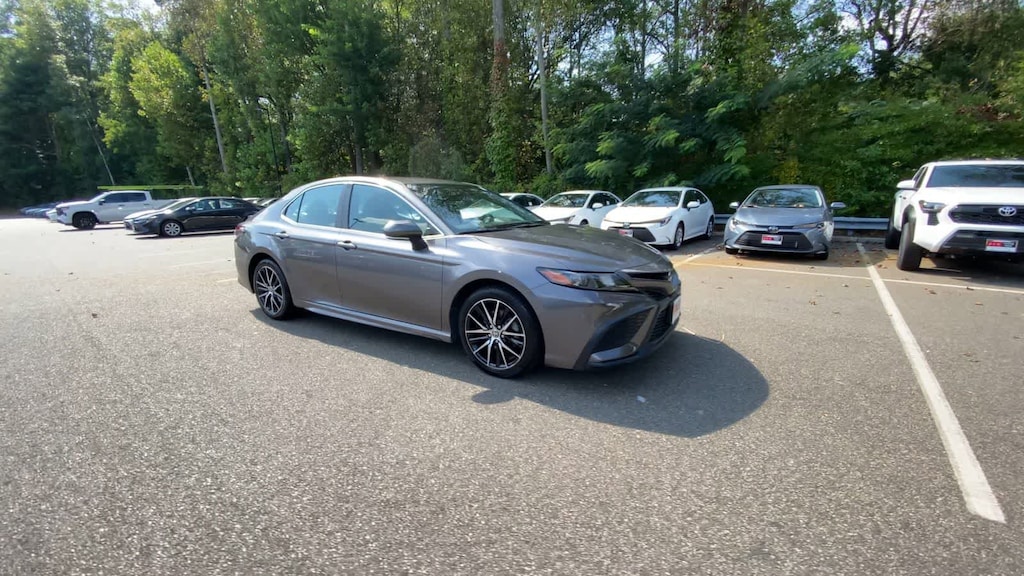 Used 2023 Toyota Camry SE Sedan
