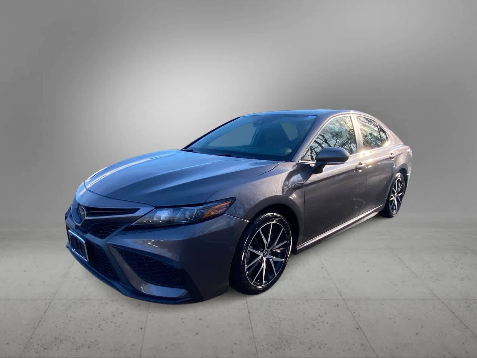 2023 Toyota Camry SE's photo