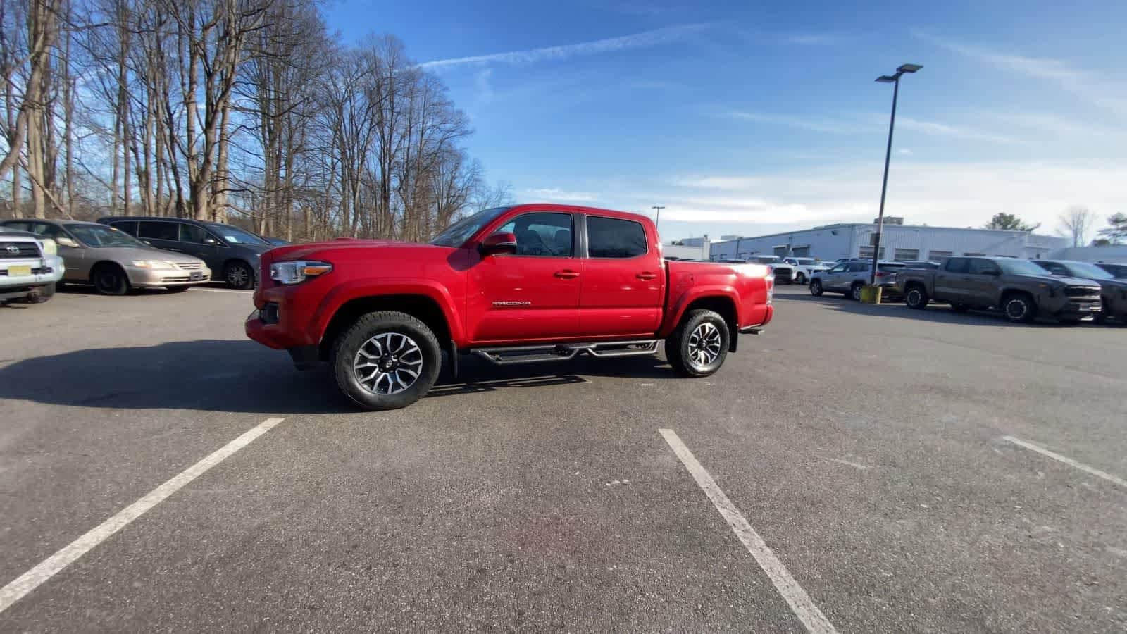 Thumbnail: 2022 Toyota Tacoma - 11