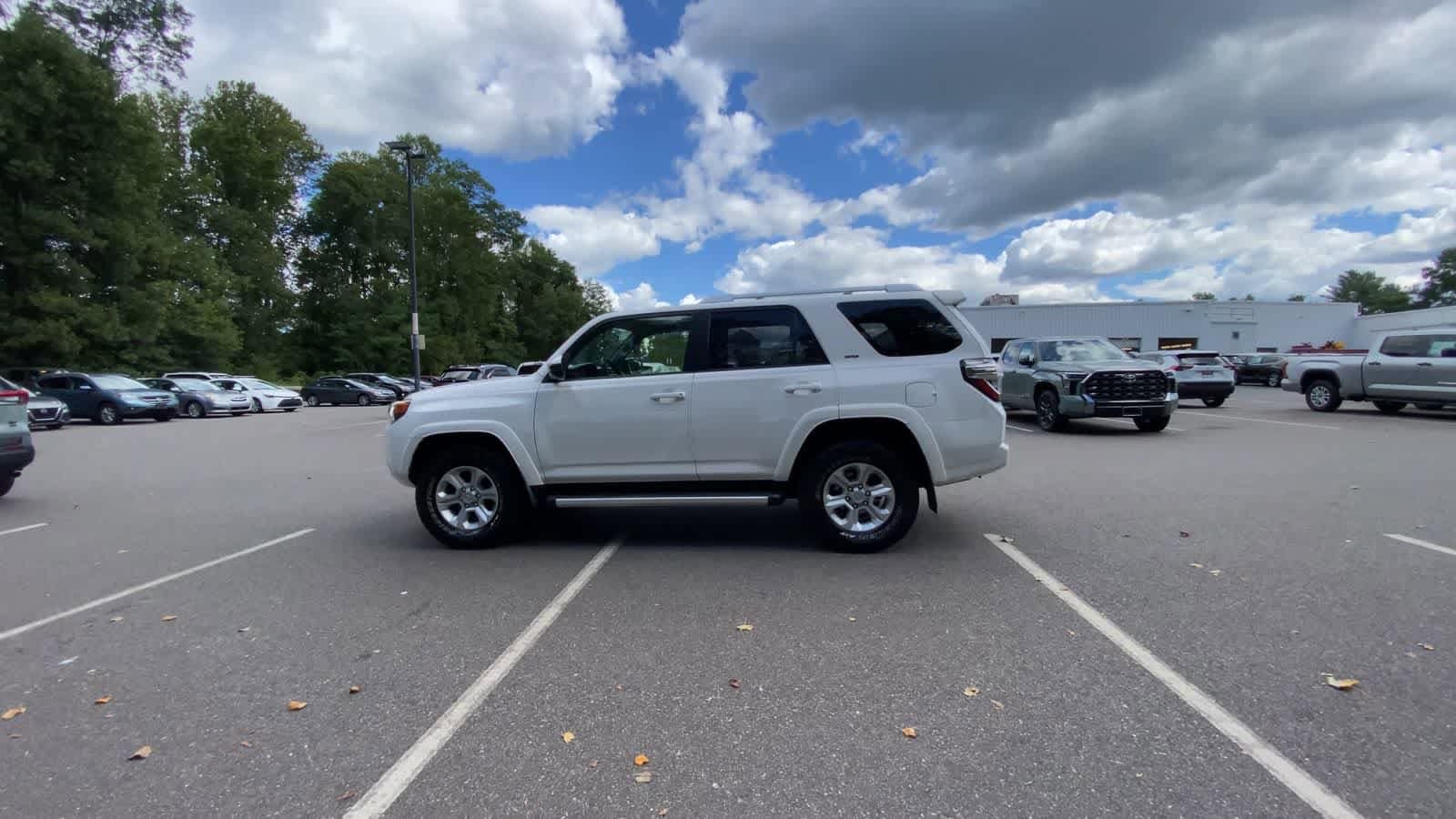 Thumbnail: 2014 Toyota 4Runner - 5