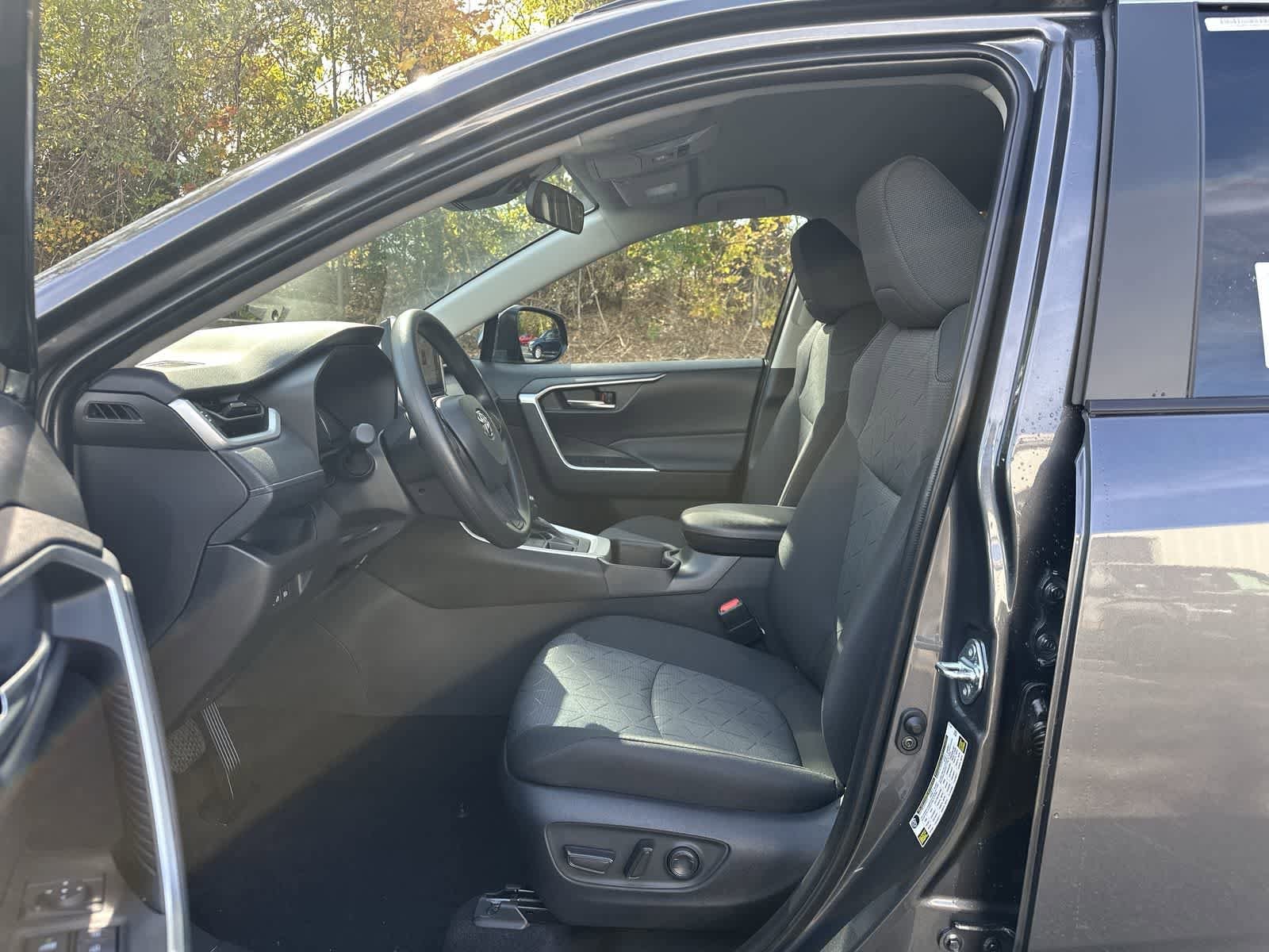 Thumbnail: 2025 Toyota RAV4 - 24