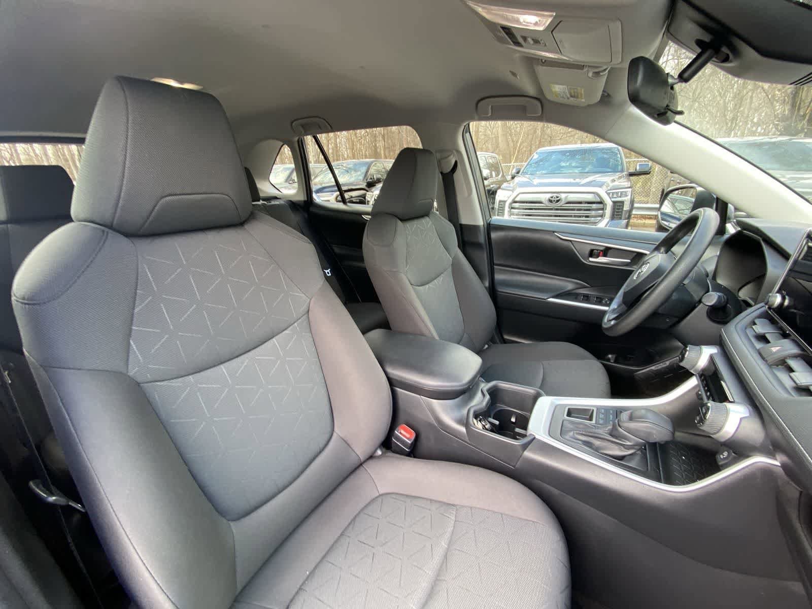 Thumbnail: 2023 Toyota RAV4 - 21