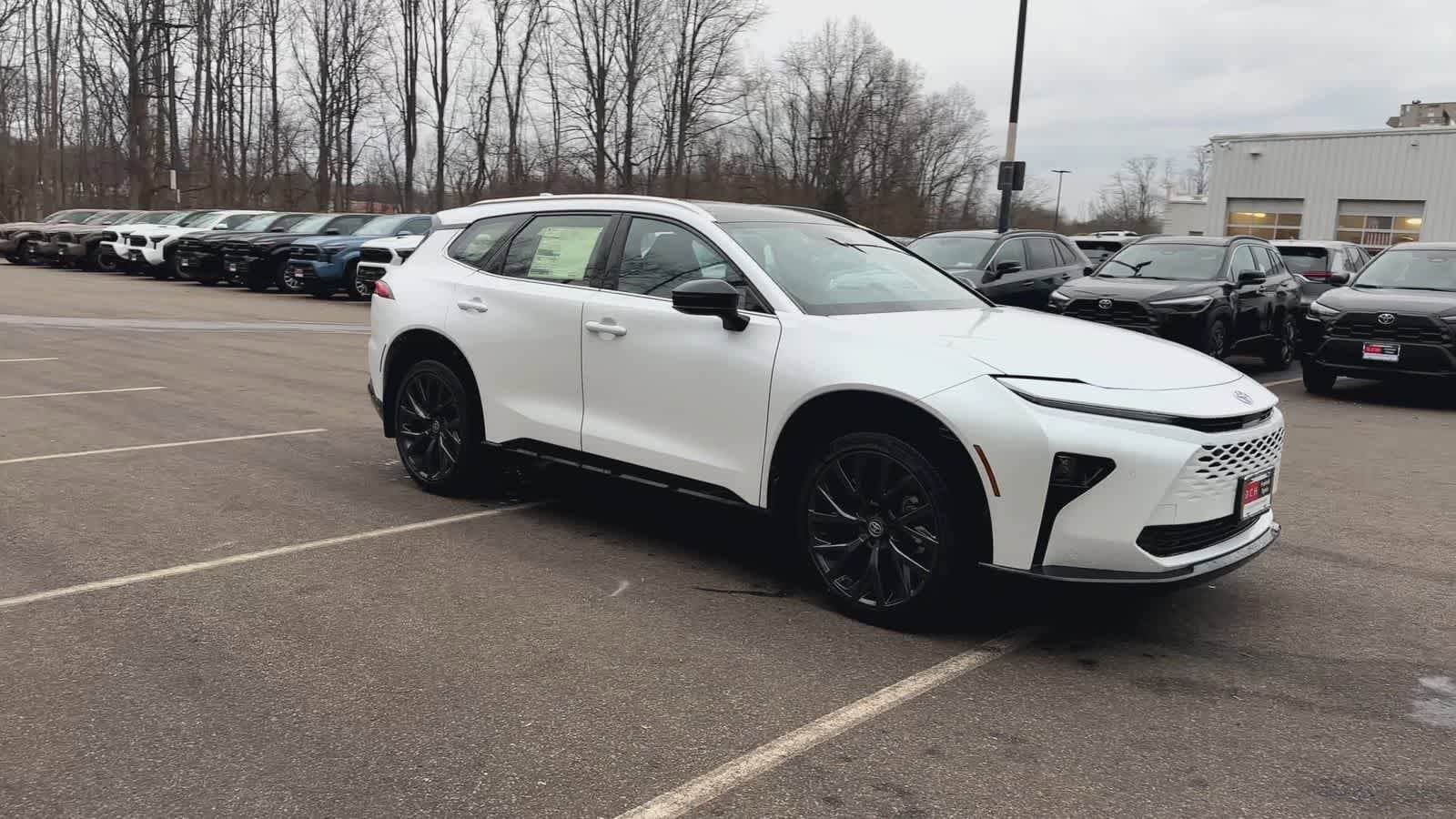 Thumbnail: 2026 Toyota Crown Signia - 2