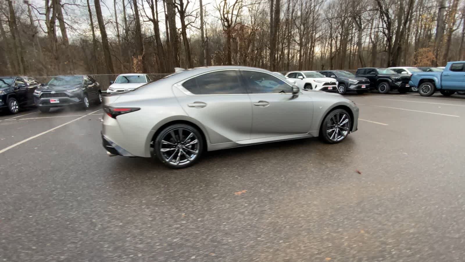 2022 Lexus IS 350 F SPORT photo 2