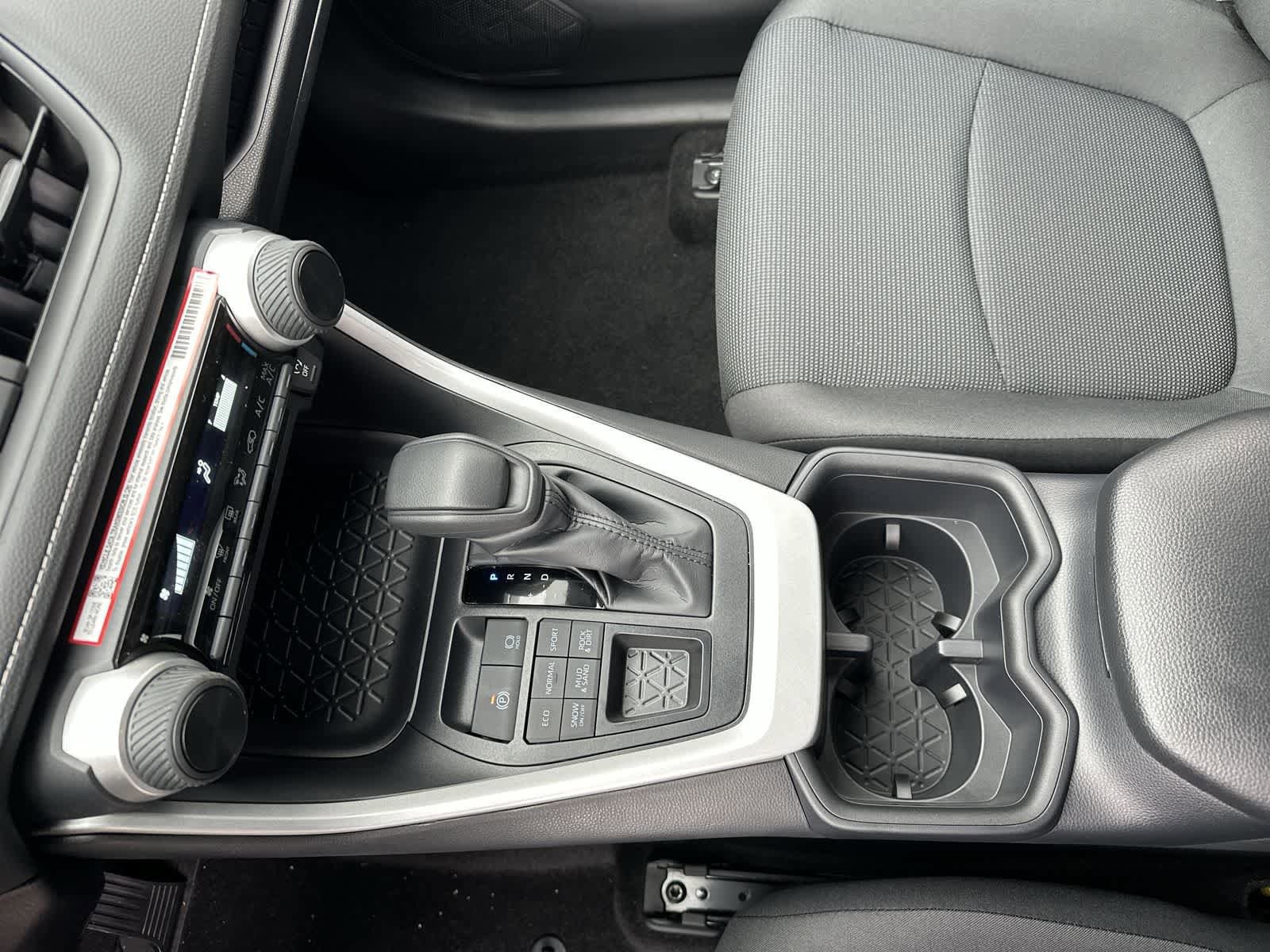 Thumbnail: 2025 Toyota RAV4 - 21