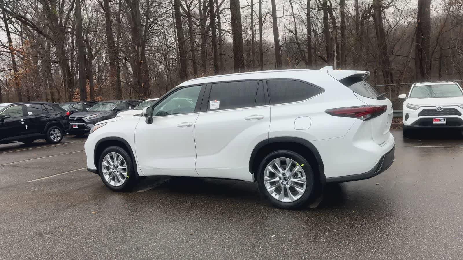 Thumbnail: 2026 Toyota Highlander - 6