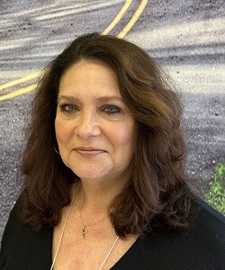 Staff member June D'Isa from ID_393533d356b4