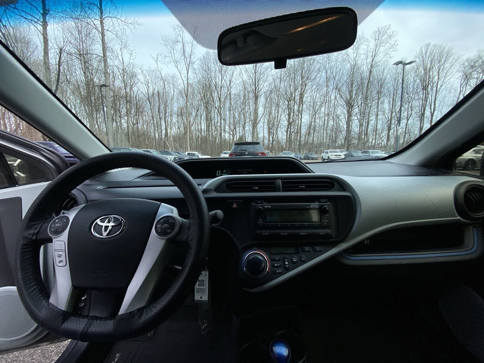 Thumbnail: 2012 Toyota Prius c - 21