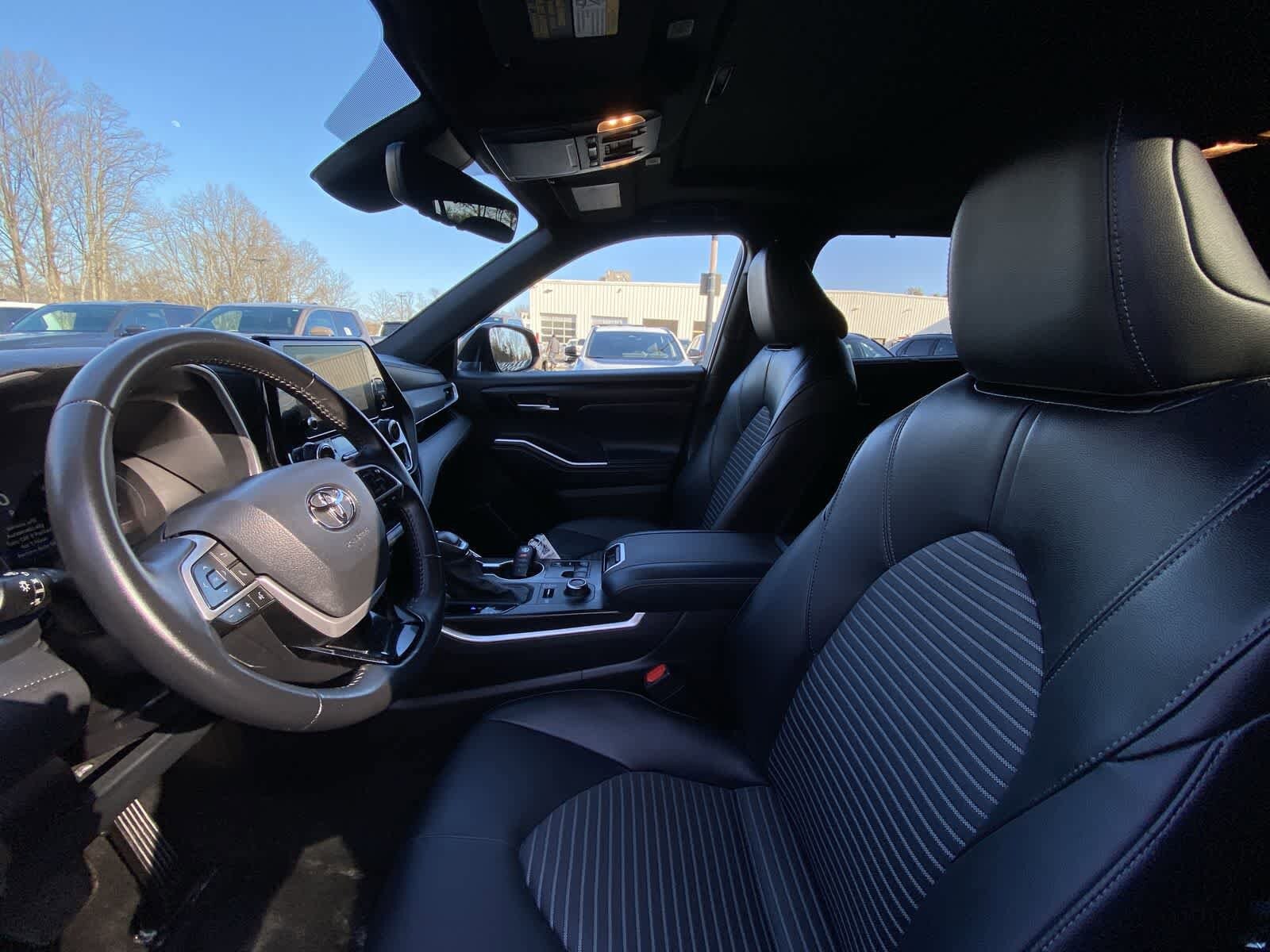 Thumbnail: 2025 Toyota Highlander - 20