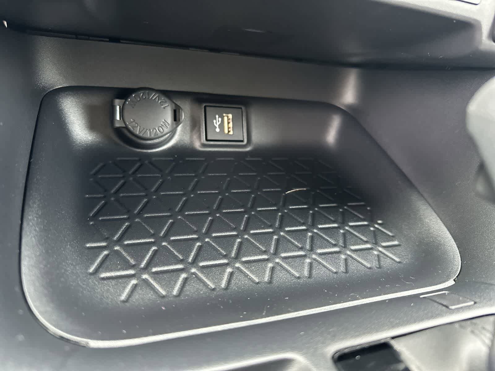 Thumbnail: 2025 Toyota RAV4 - 23