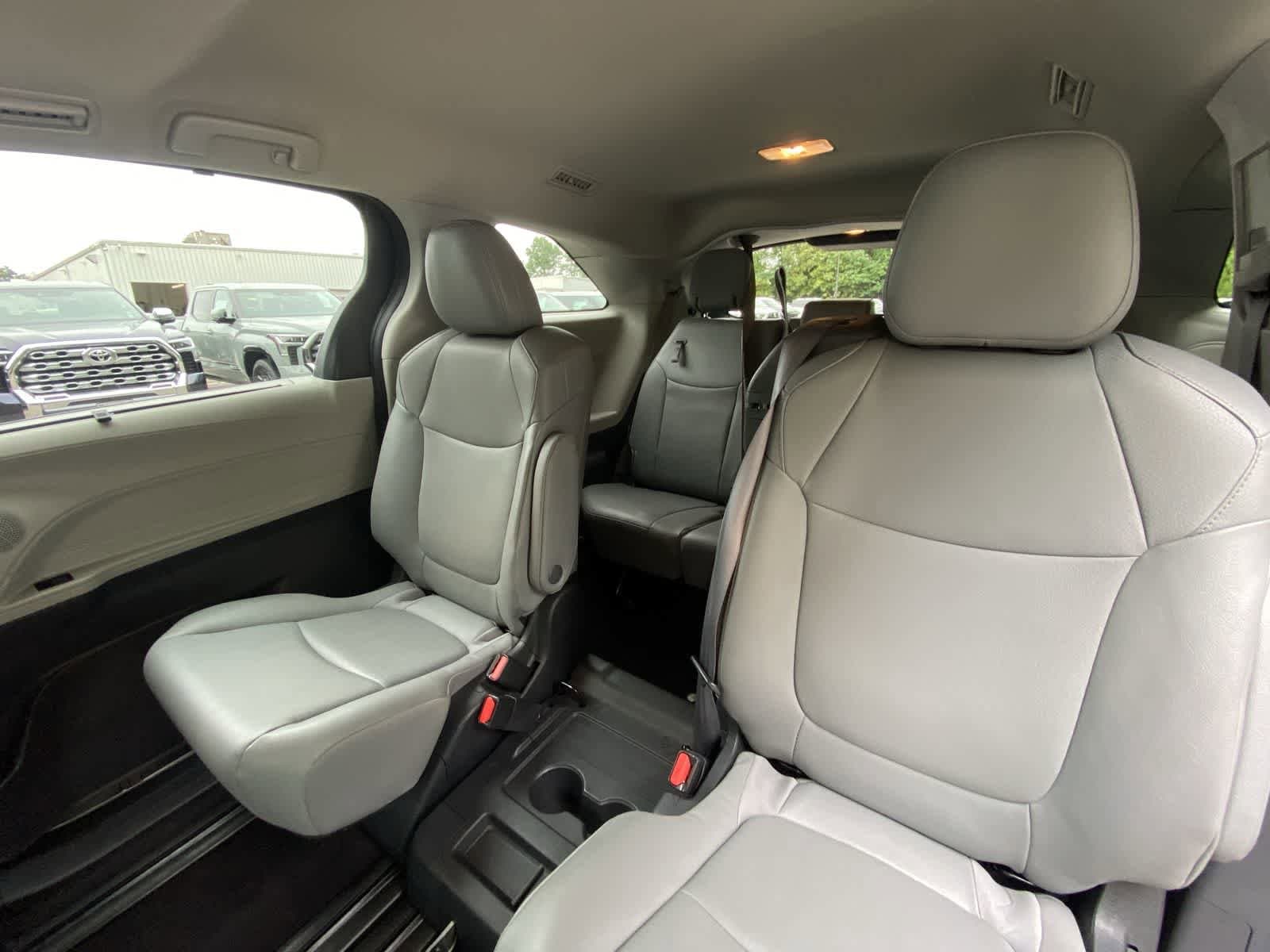 Thumbnail: 2024 Toyota Sienna - 23