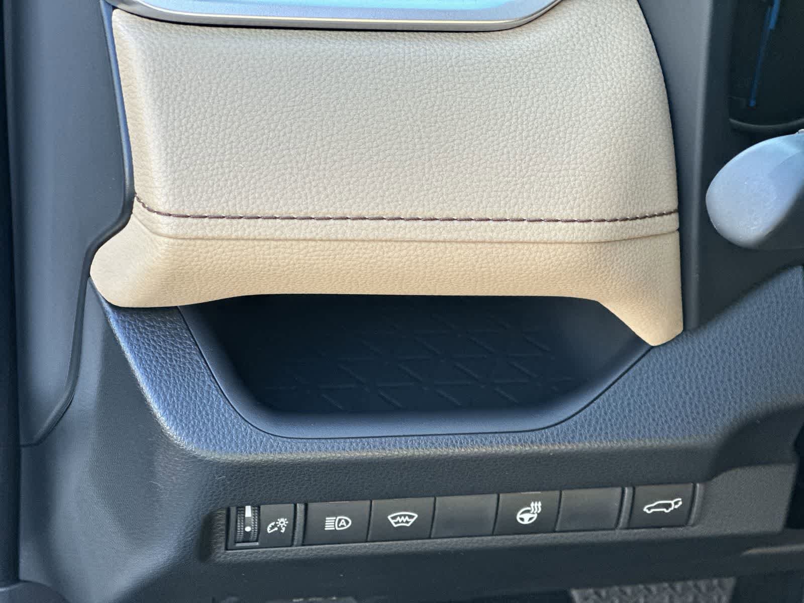 Thumbnail: 2025 Toyota RAV4 - 19