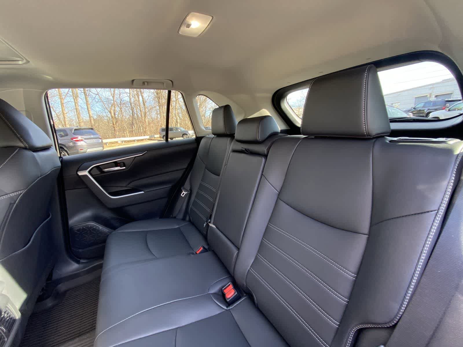 Thumbnail: 2025 Toyota RAV4 - 27