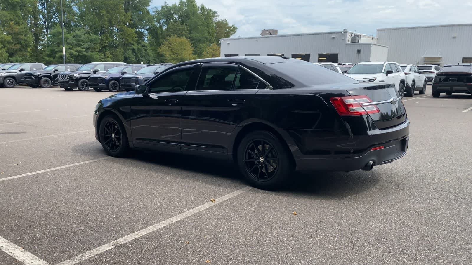 2019 Ford Taurus SE - Photo 9