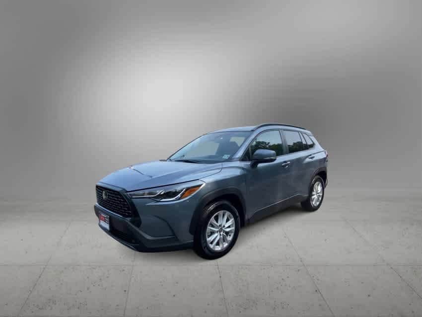 2024 Toyota Corolla Cross LE 4