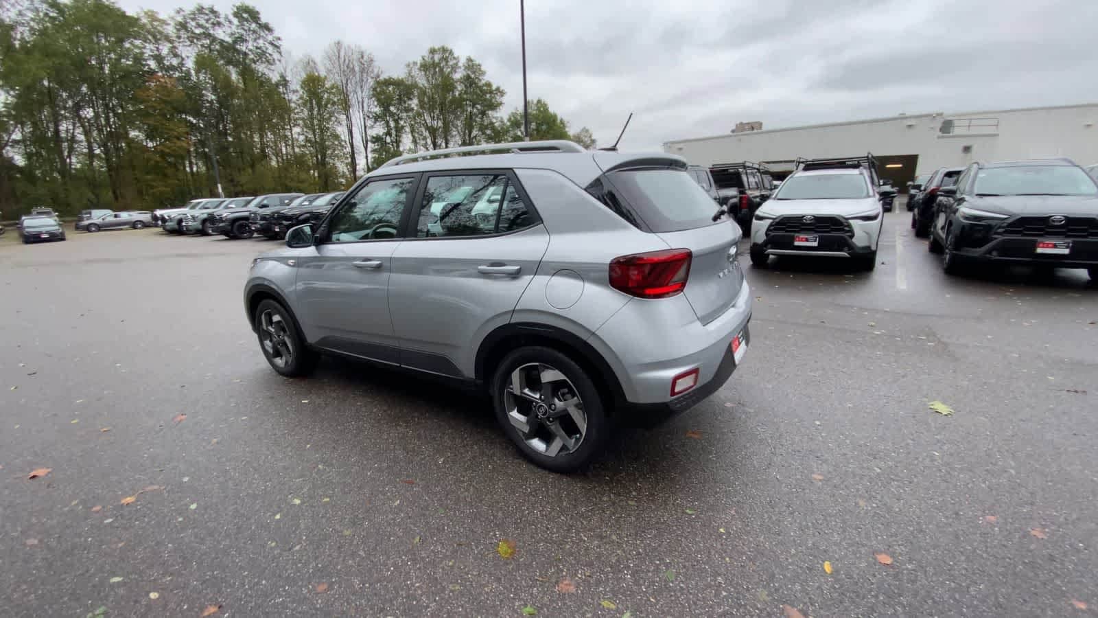 Thumbnail: 2023 Hyundai Venue - 6