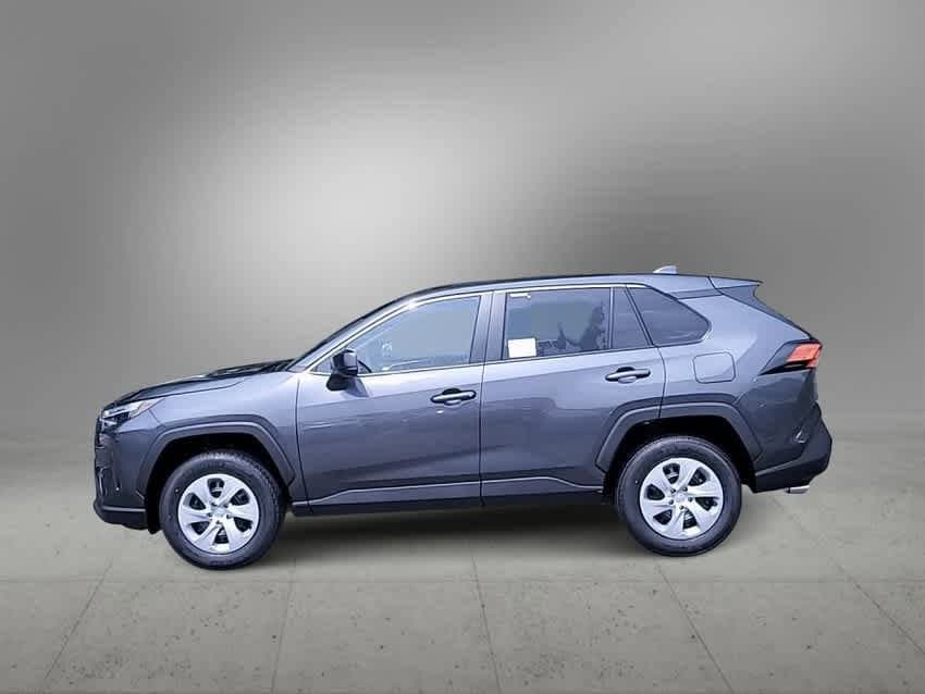 2025 Toyota RAV4 LE 5
