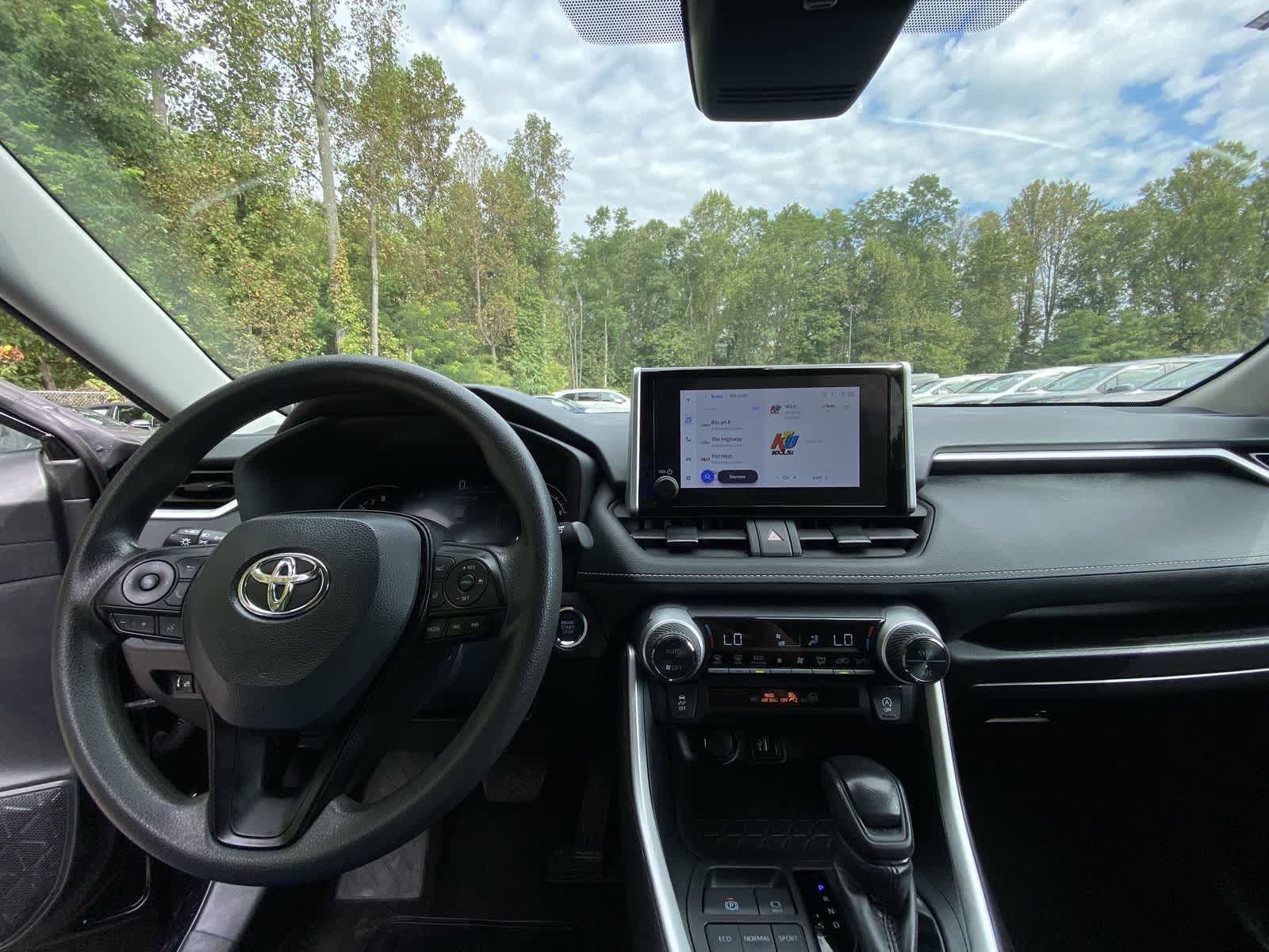 Thumbnail: 2024 Toyota RAV4 - 18